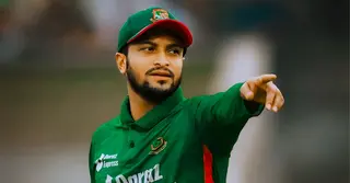 ব্যর্থ সাকিব, প্লে অফে লাহোর কালান্দার্স